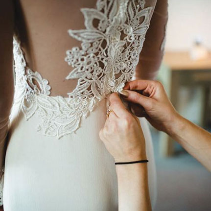 Bridesmaid Dress Alterations for Pregnant Bridesmaids: What to Expect